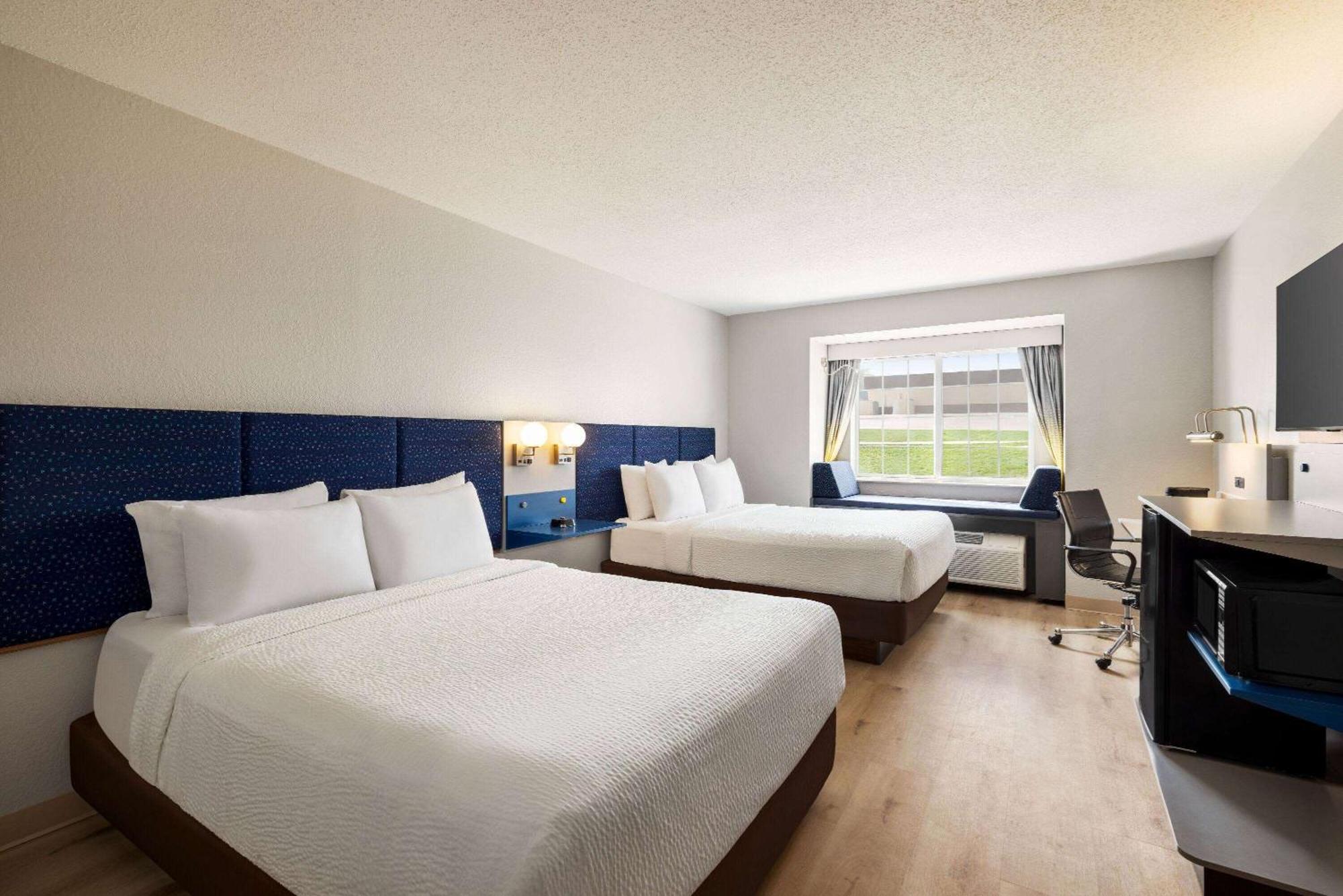 ไมโครเทล อินน์ แอนด์ สวีท บาย วินด์แฮม นิวแอล์ม New Ulm ภายนอก รูปภาพ